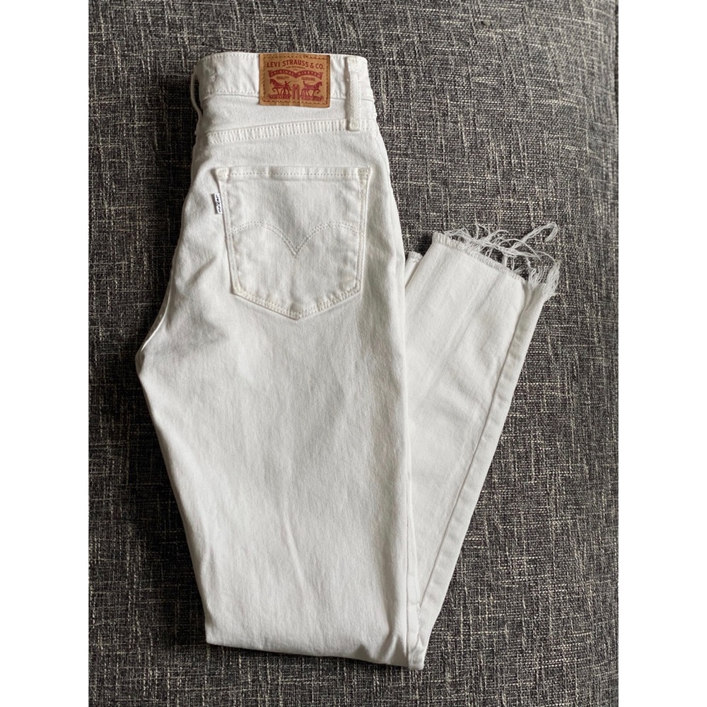 Levi’s White Skinny Ankle Highrise Jeans
